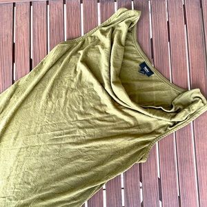 Mossimo sleeveless shirt